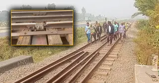 টাঙ্গাইলে রেললাইনে ভাঙন, ঝুঁকি নিয়ে চলছে ট্রেন